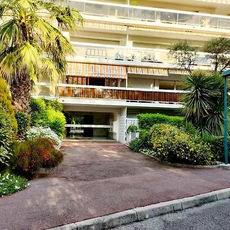 Superbe Climatise Proche Plages, Grande Terrasse Et Parking Prive Антиб