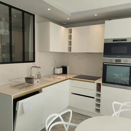 Apartment Superbe Climatise Proche Plages, Grande Terrasse Et Parking Prive *